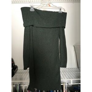 Off the Shoulder Green Long Sleeved Top